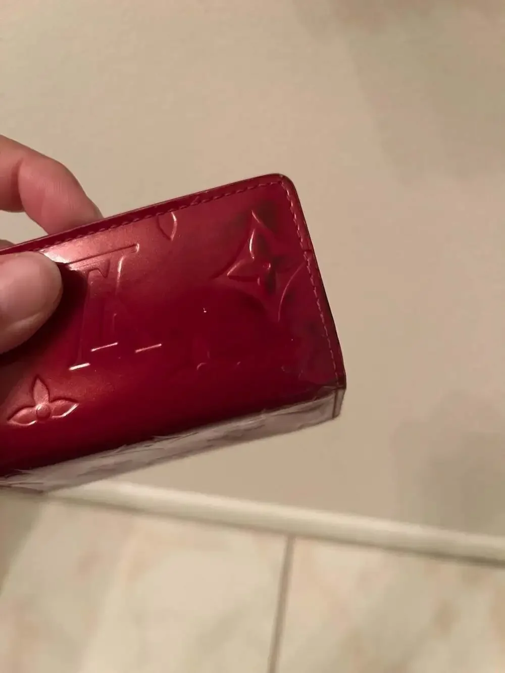 Louis Vuitton Monogram Vernis Multicles 4 Key Holder in Pomme D'Amour Red